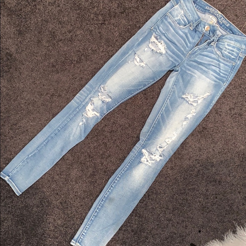 AMERICAN EAGLE JEANS